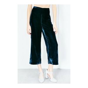 Kimchi Blue velvet High-waist cropped flare pants
